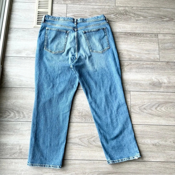Banana Republic High Rise Straight Distressed  Jean Zion
Wash Denim - Picture 15 of 16
